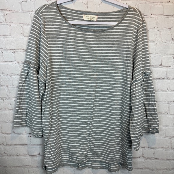 Max Studio weekend XL gray‎ white stripe bell sleeve knit tee blouse boho casual - Picture 1 of 6